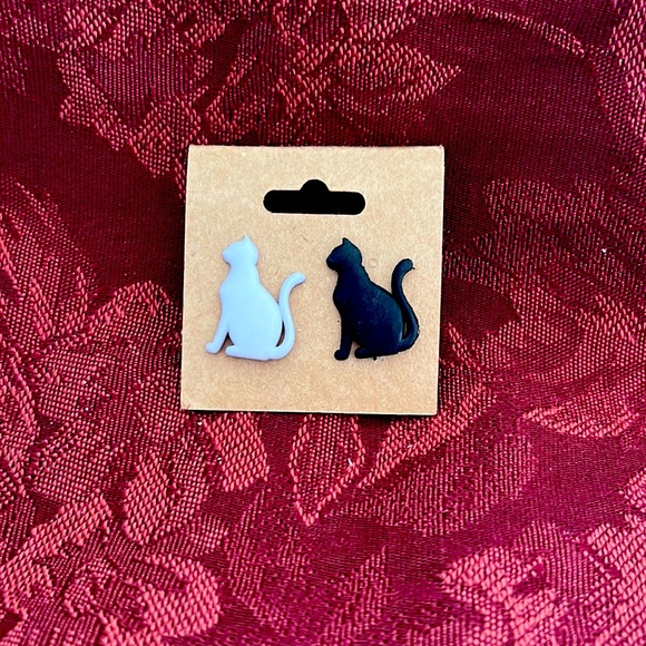 Cat Earrings - Picture 1 of 1